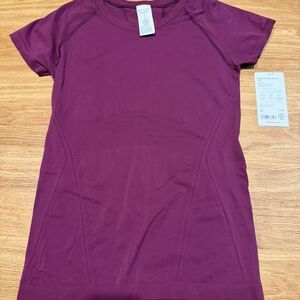 Women's Plum Athleta Momentum Seamless Tee Size Small